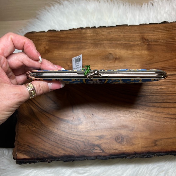 Vera Bradley Retired Riviera Blue Hugs N Kisses - Picture 11 of 17